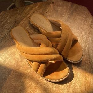 Madewell Skyler slide sandal in size 6